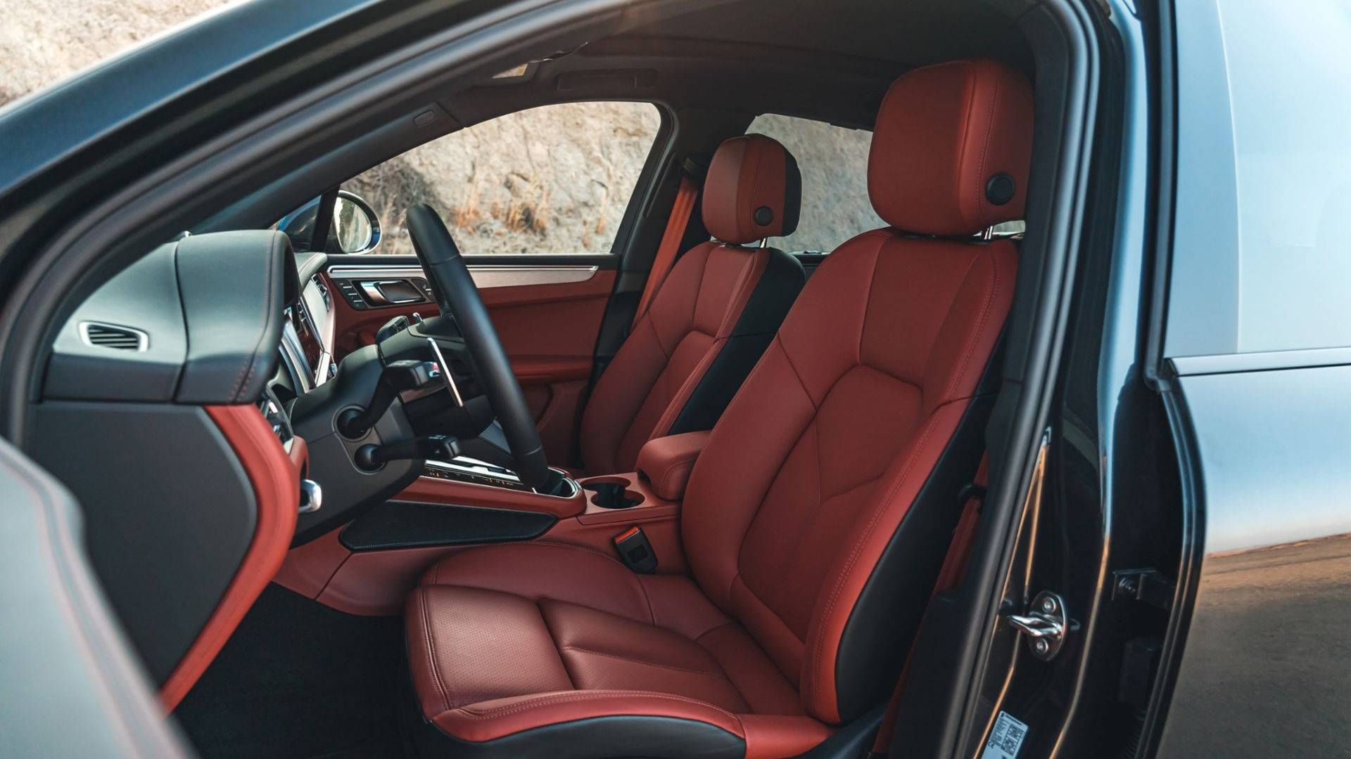 2024 Porsche Macan Interior 
