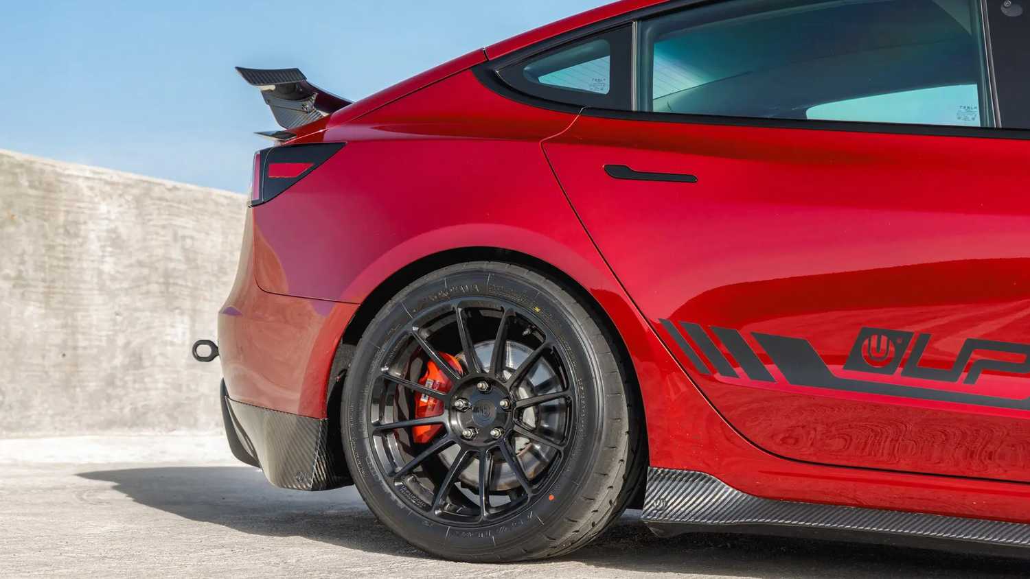 Des voitures électriques débridées : ces simples modifications peuvent laisser des supercars dans la poussière 2 Kit frein céramique ventillé