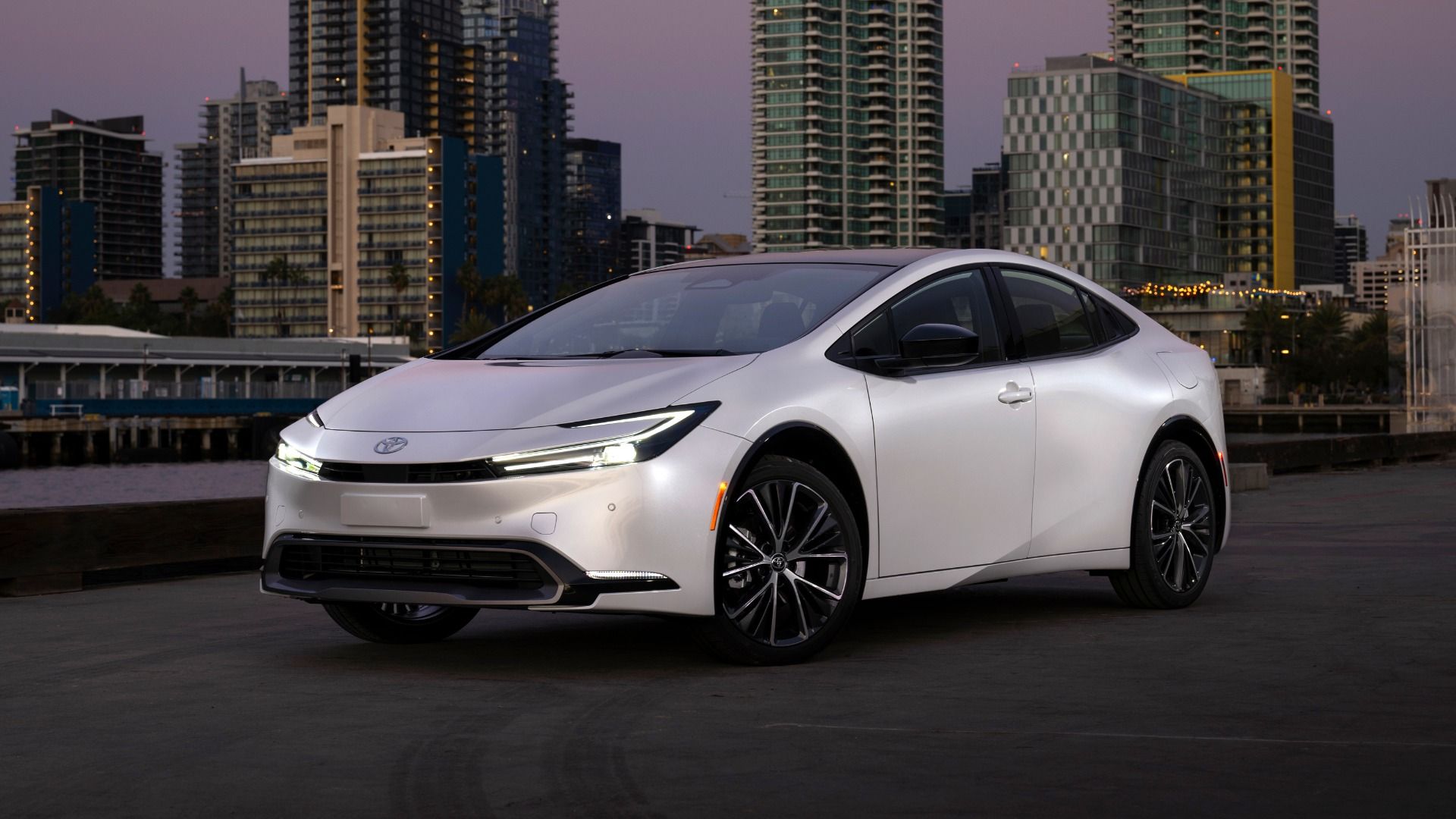 2025 Toyota Prius Photo Gallery: Interior and Exterior