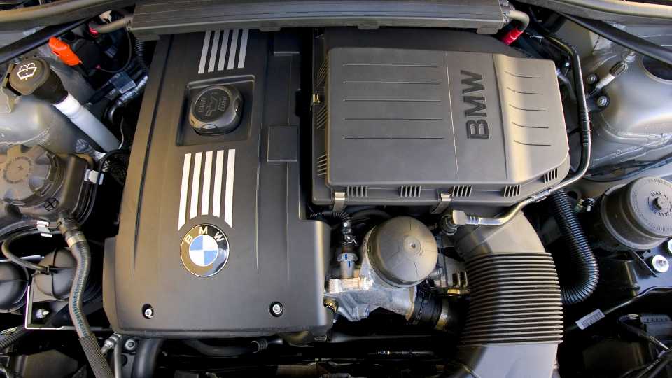 2011 BMW 3 Series Sedan Pricing, Photos & Specs