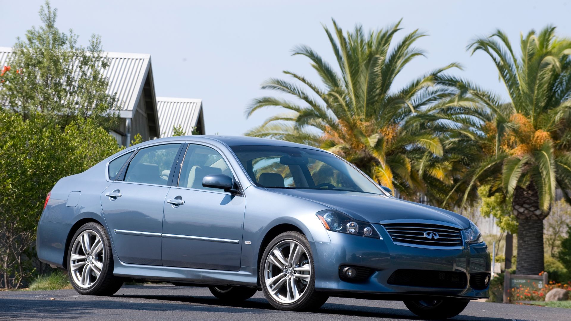 2010 Infiniti M35 Pricing, Photos & Specs
