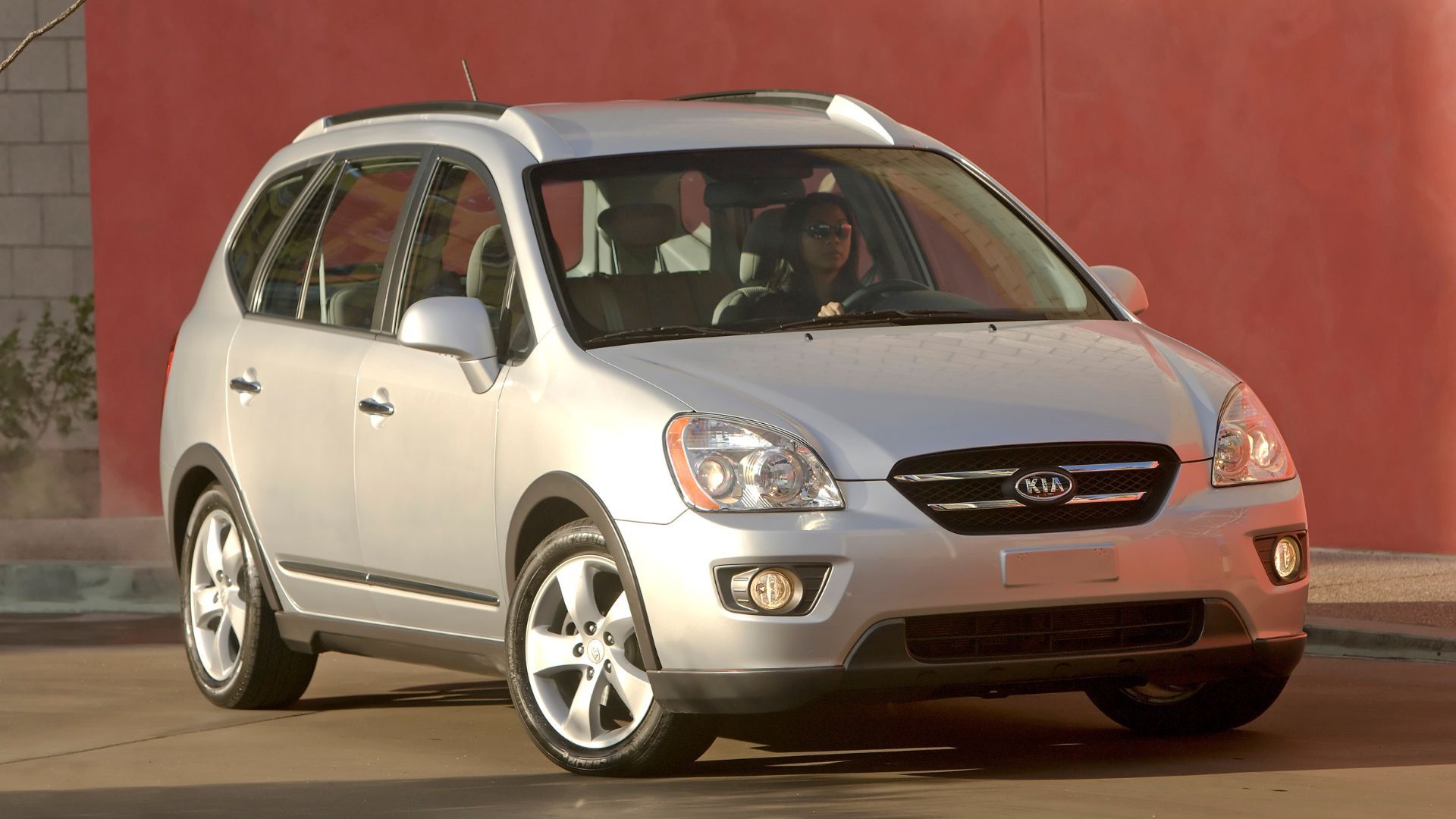 2010 Kia Rondo Exterior Photos
