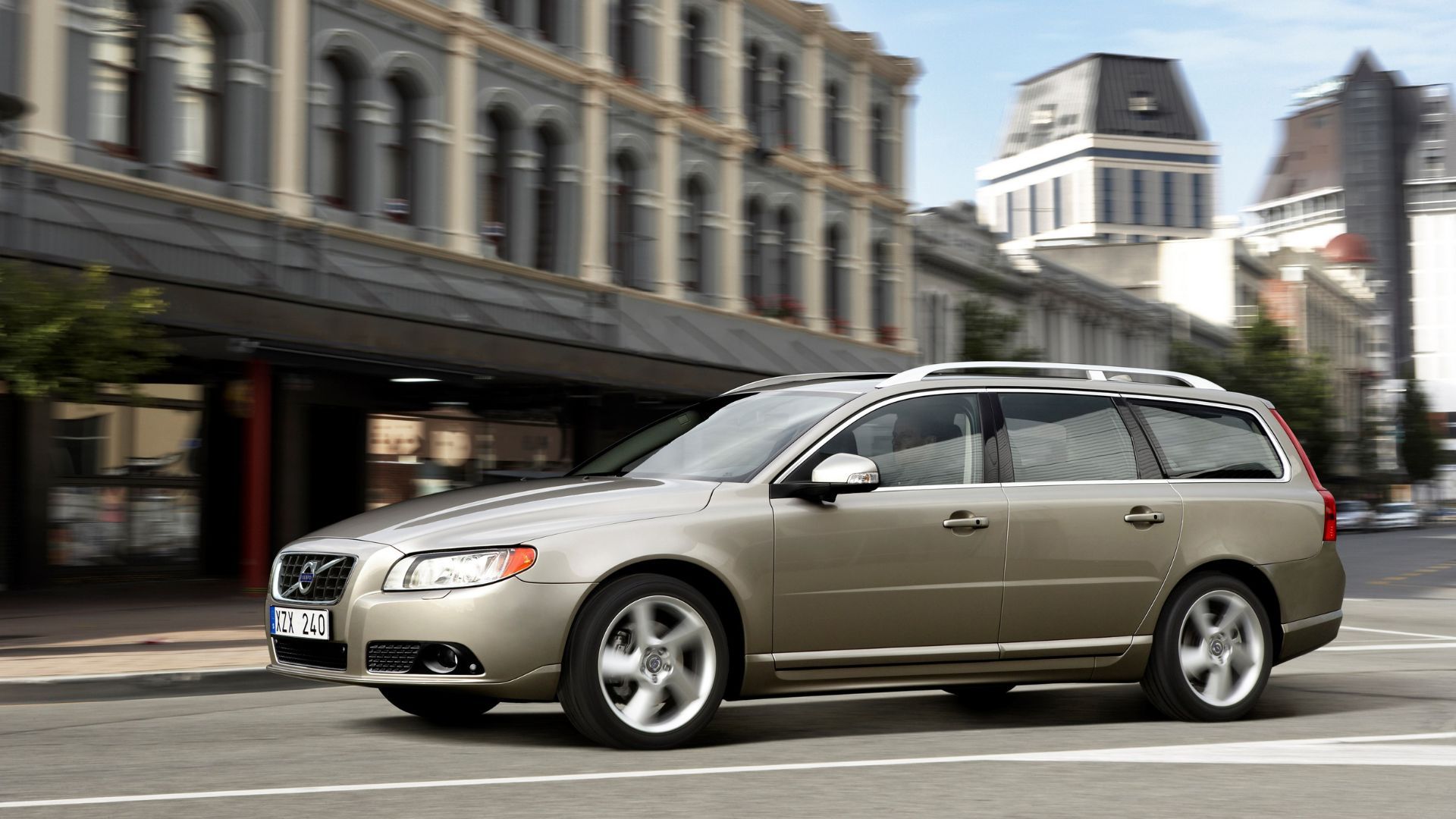 2008 Volvo V70 Pricing, Photos & Specs