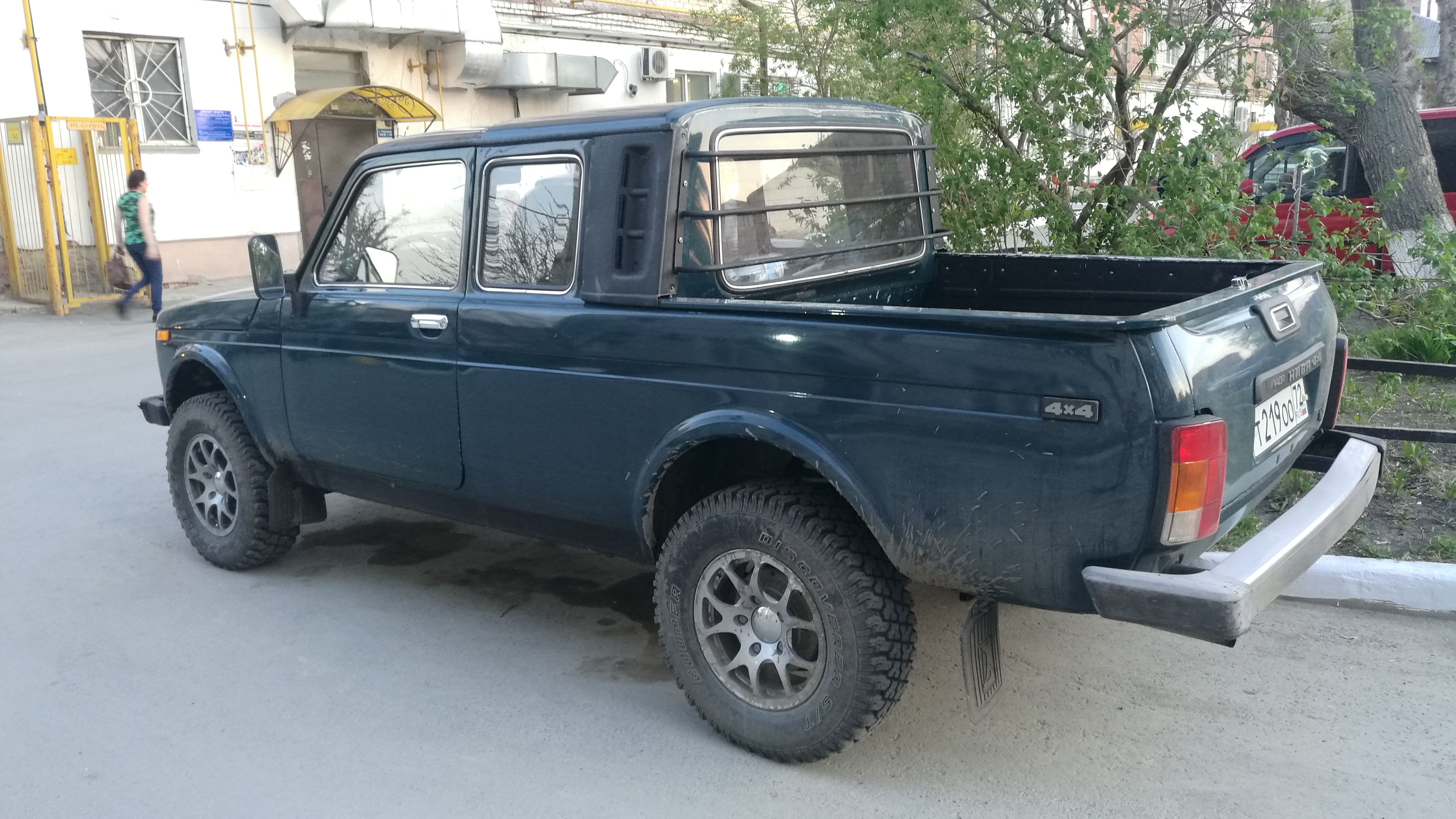 The Russians Built One Of The Best Off-Roaders Ever