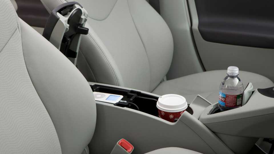 2010 Toyota Prius Pricing, Photos & Specs