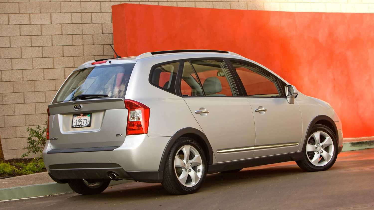 2008 Kia Rondo Pricing, Photos & Specs