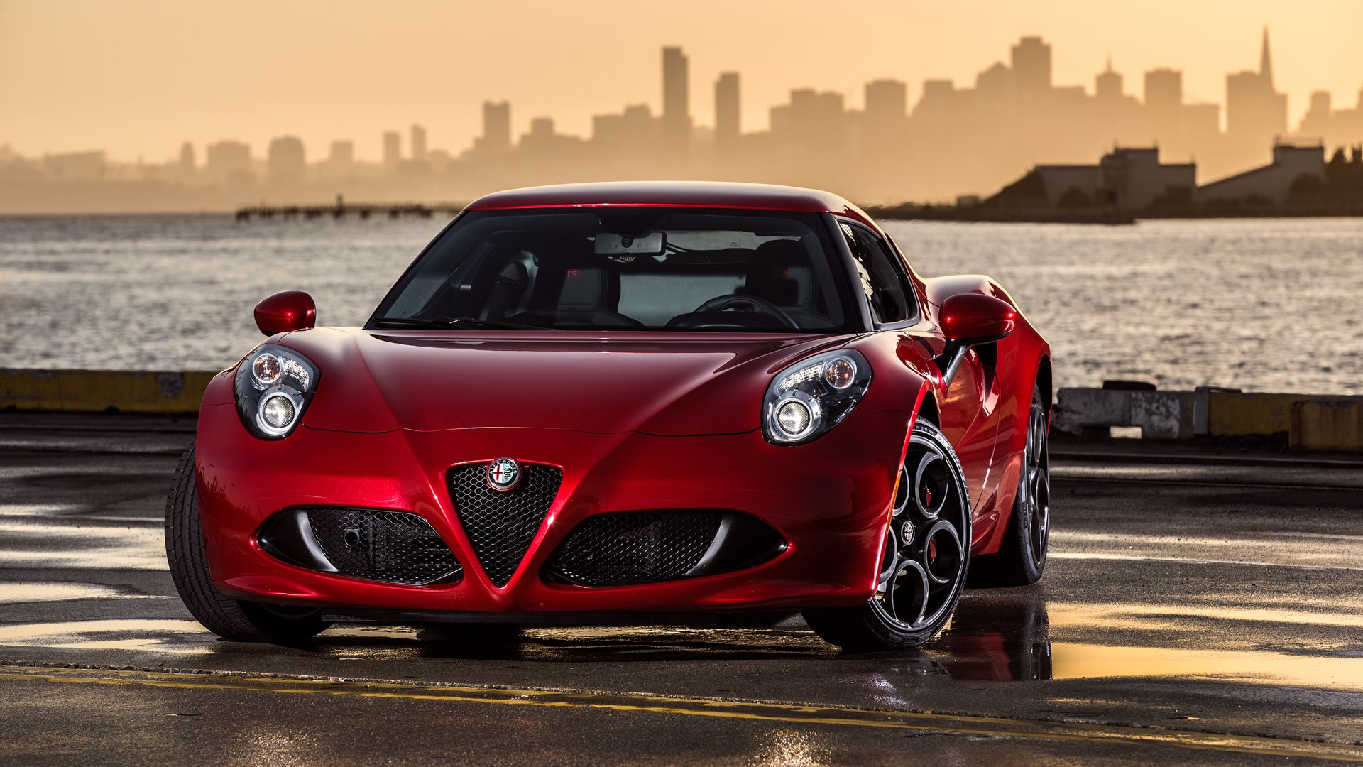 2018 Alfa Romeo 4C Coupe Red Front View
