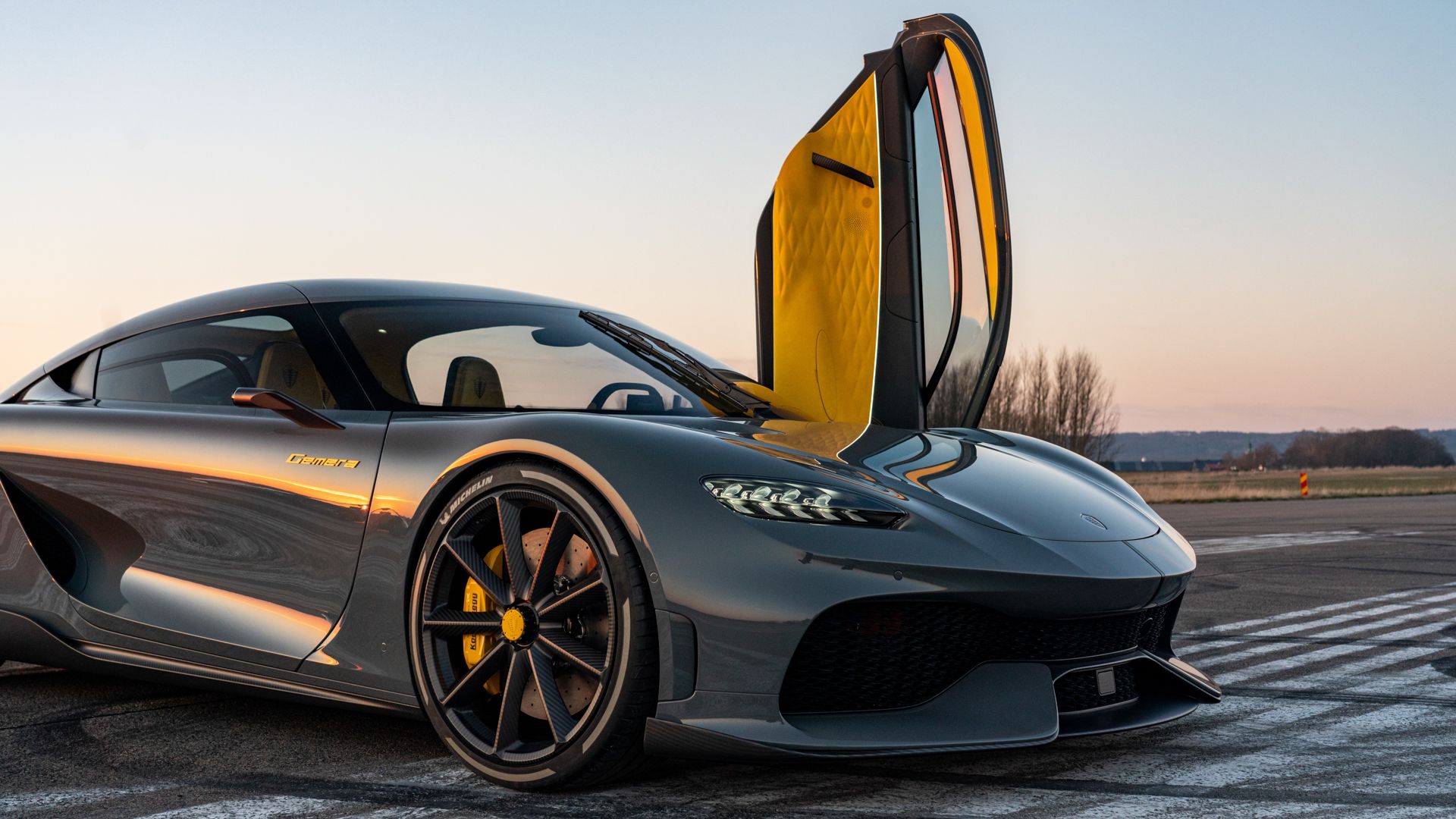 10 Mid-Engined Cars With Rear Seats