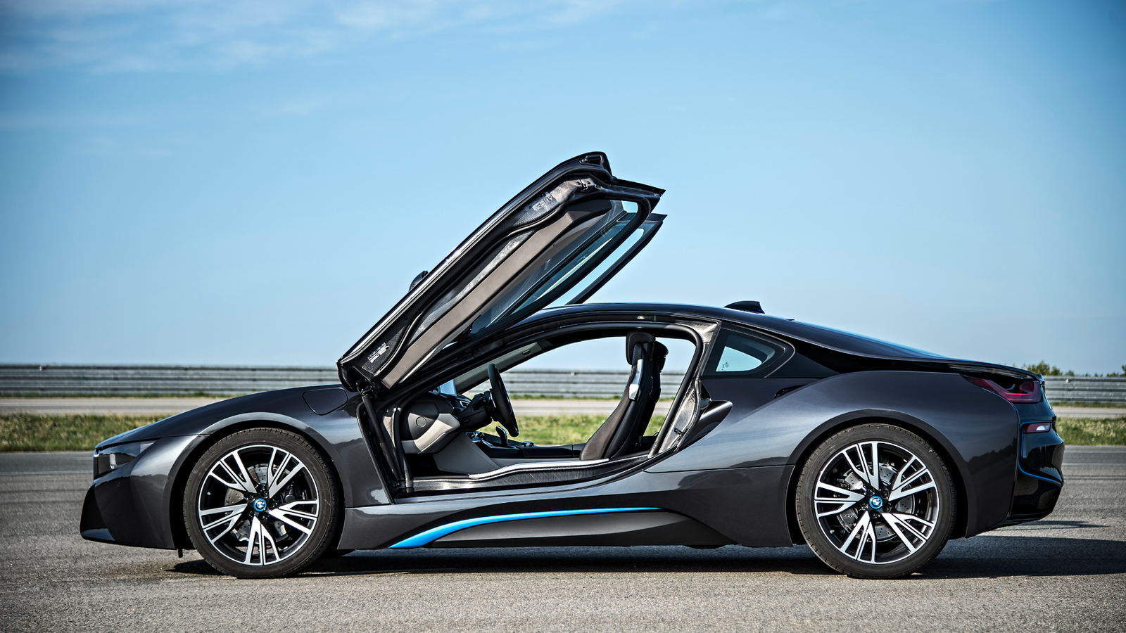BMW's Most Advanced Sports Car Has Lamborghini Doors, And It's A Massive Bargain In 2026