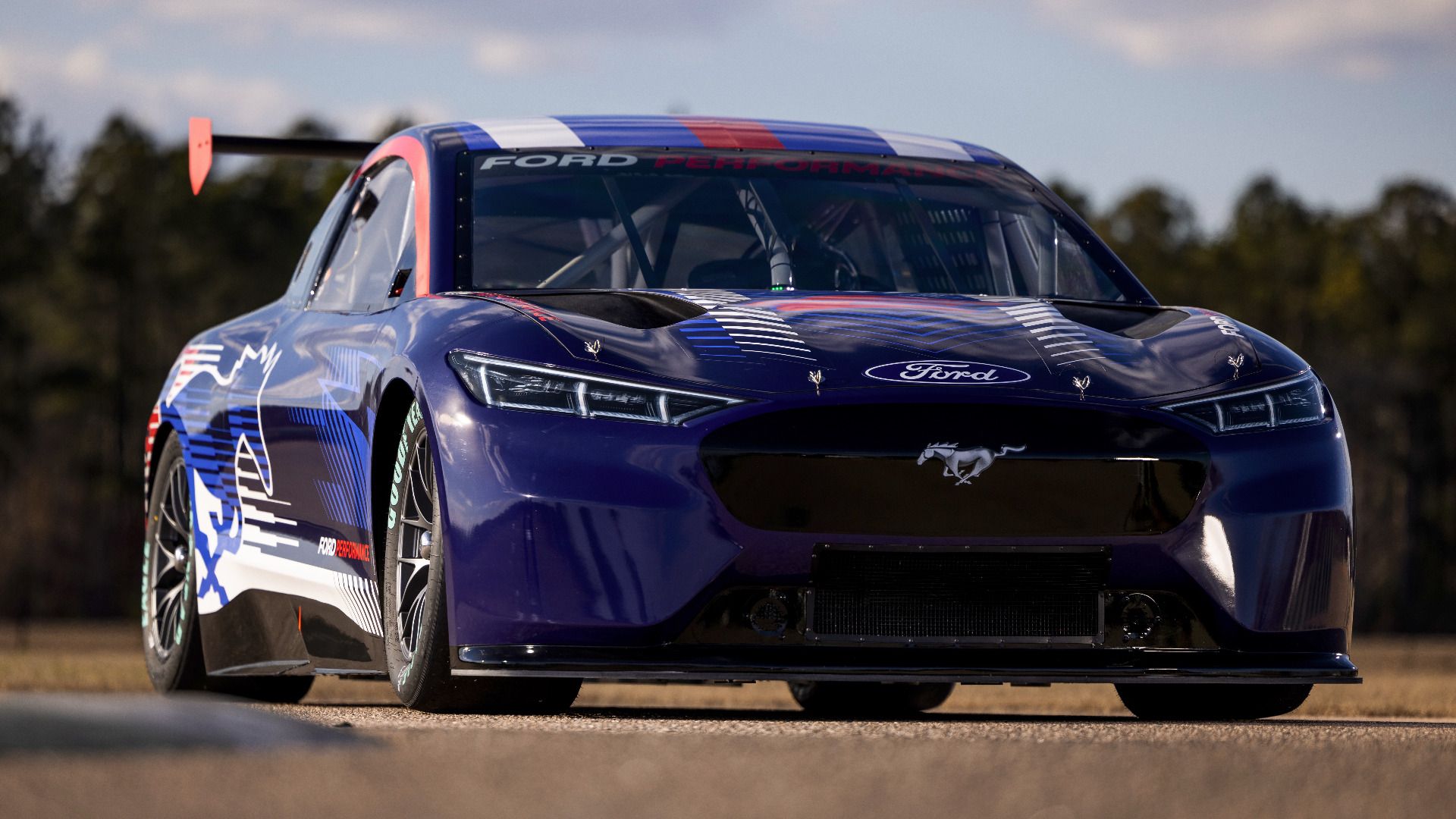 THEME WEEK: How the Might of NASCAR Shaped the US Auto Industry