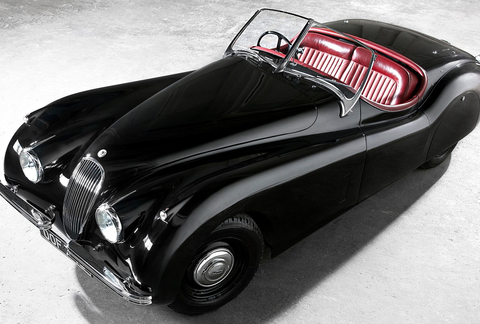 jaguar-xk180.png?w=1600&h=1200