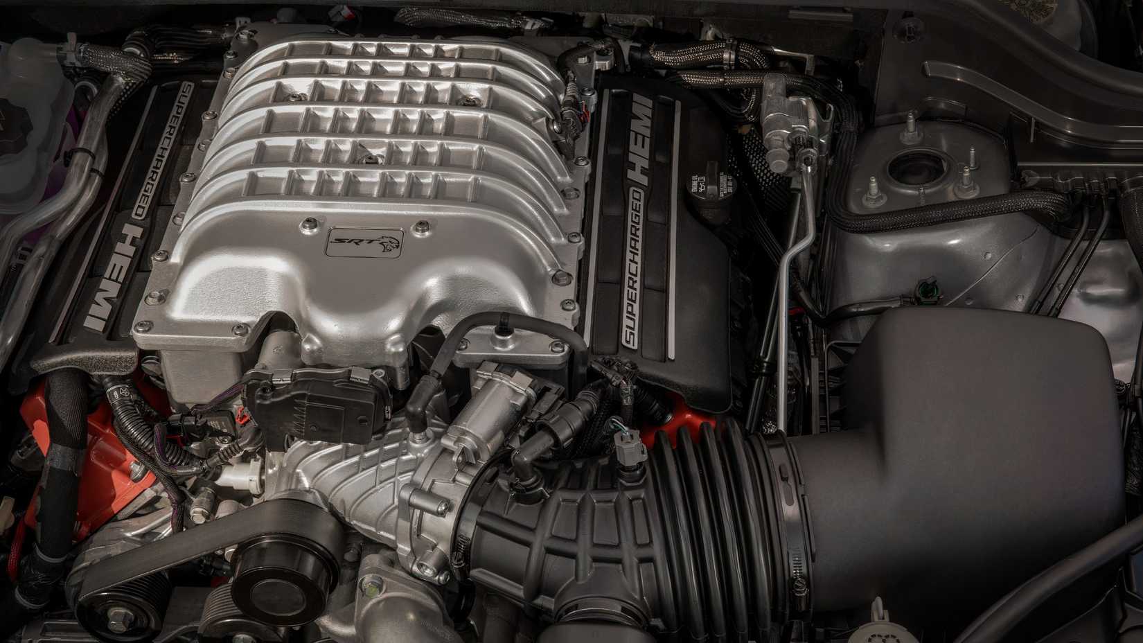 6.2L Supercharged V8 Hemi Engine close up