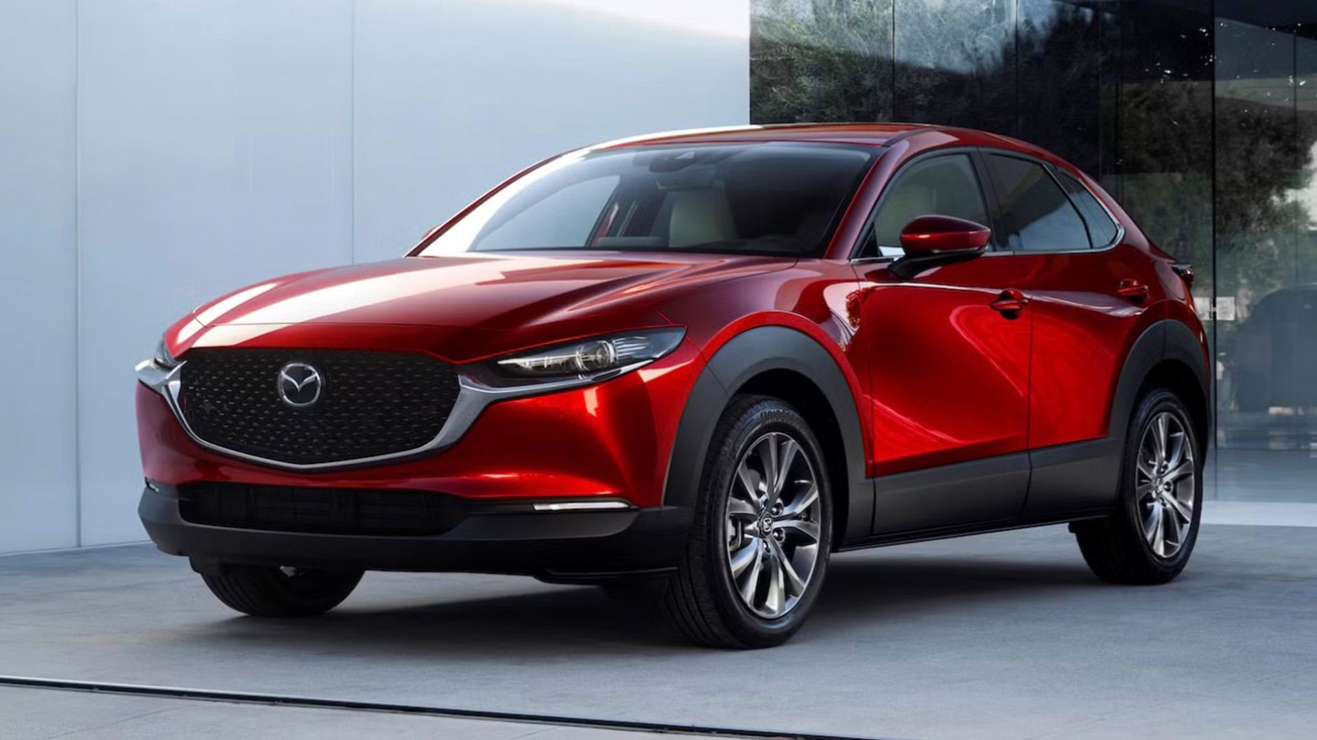 Najtańszy SUV Mazdy zyskuje więcej kolorów i komfortu na 2027 rok
