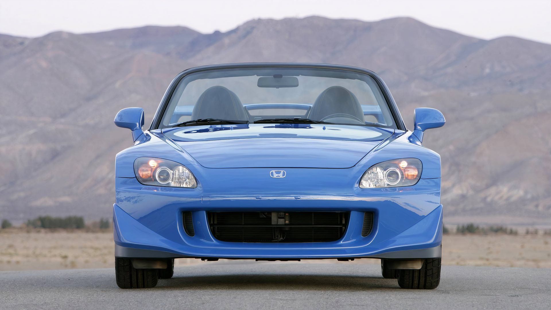 혼다 S2000을 타지 않으면 돈을 많이 아낄 수 있겠지만, 그럼에도 그럴 가치가 없는 이유
