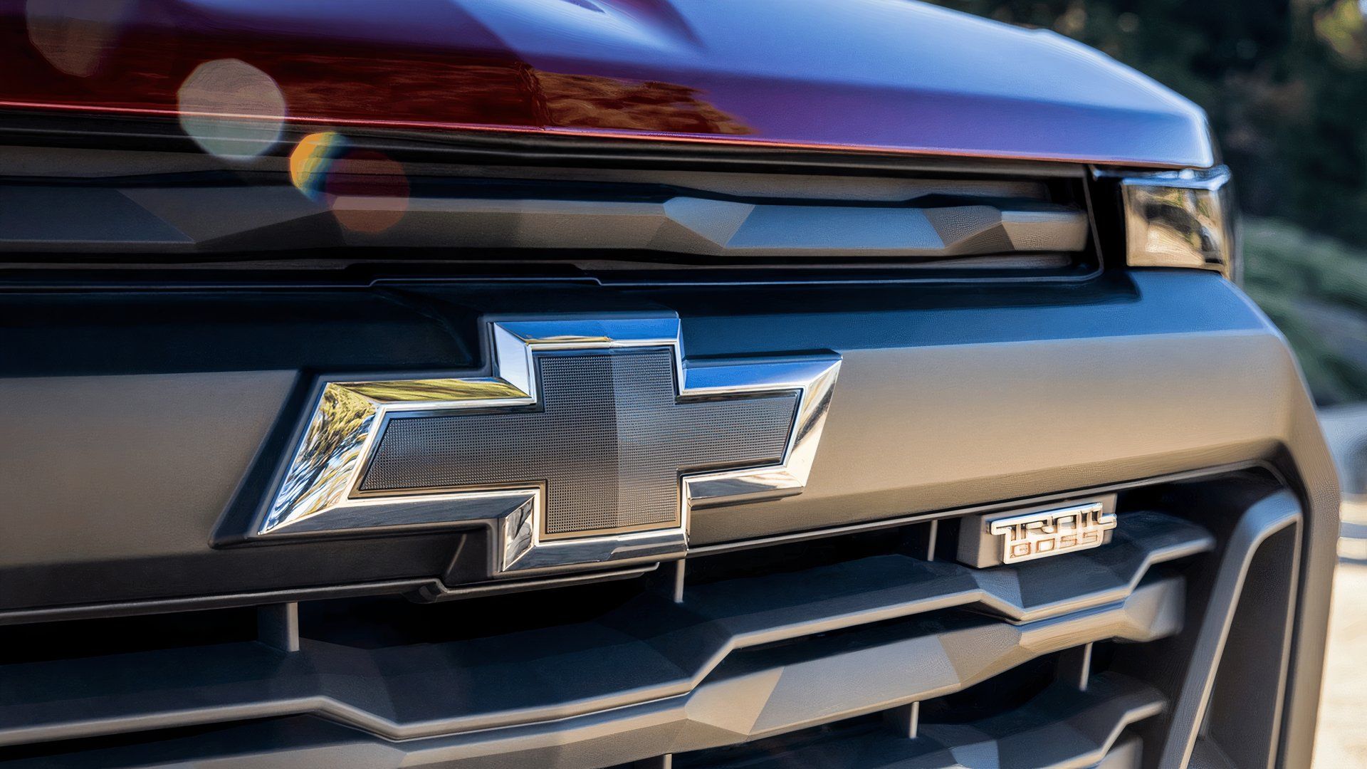 2024 Chevrolet Colorado front badge