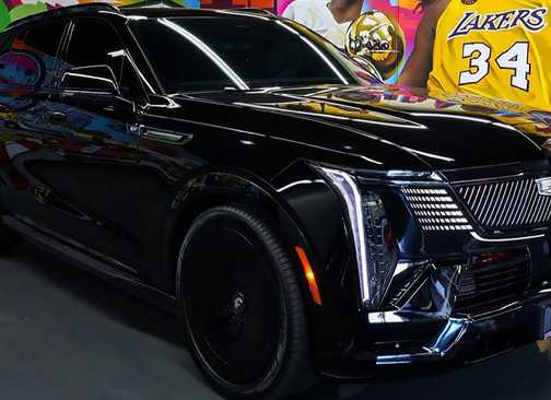 Shaq Rims Shaq's Newest Ride Wears Travis Scott's Blandest Wheel