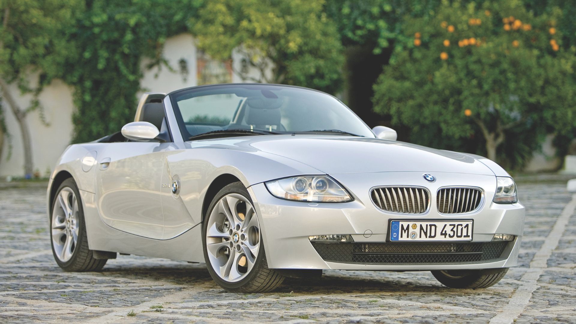 2006 - 2008 BMW Z4 - front 3/4 angle