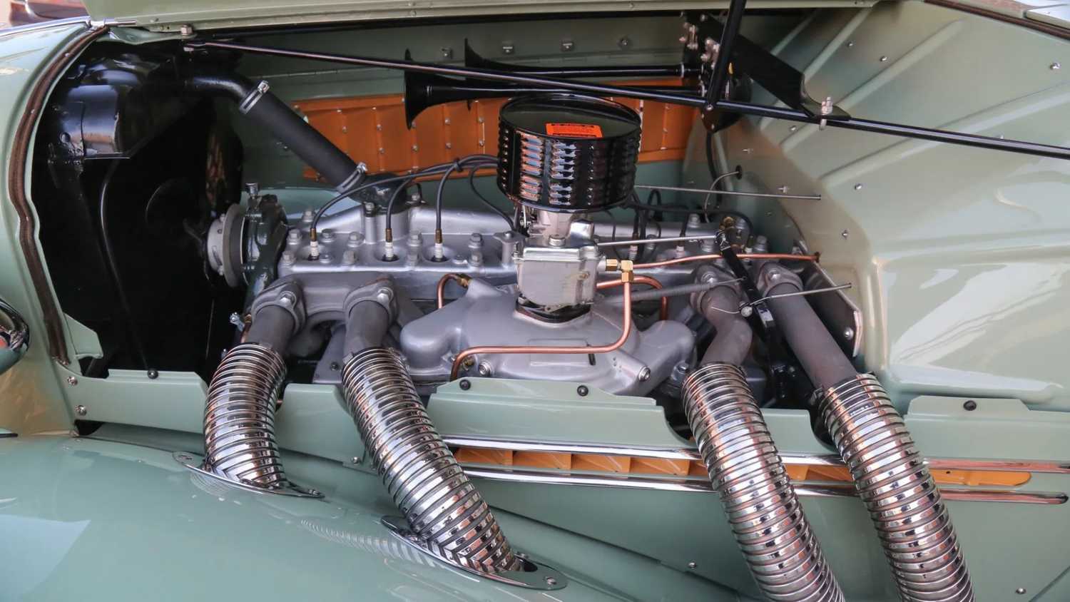 Engine 102 In1935 The First American Car To Hit 100 MPH Was This Straight-8 Monster