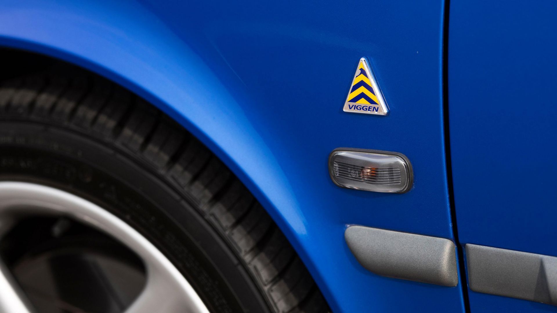 2000 9-3 Viggen Convertible Fender Badge