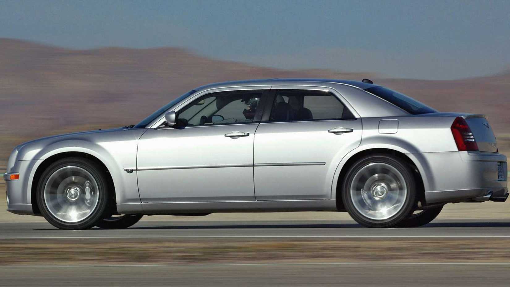2005 Chrysler 300C SRT8 Silver Side View Driving