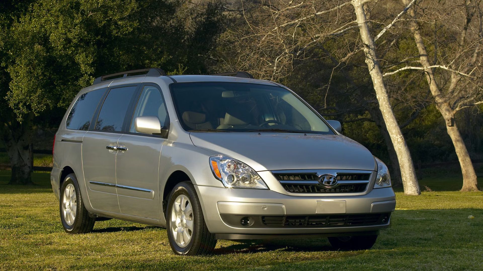 2008 Hyundai Entourage Pricing, Photos & Specs