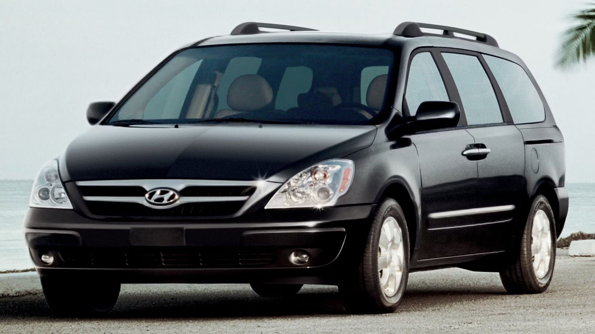 2008 Hyundai Entourage Exterior Photos