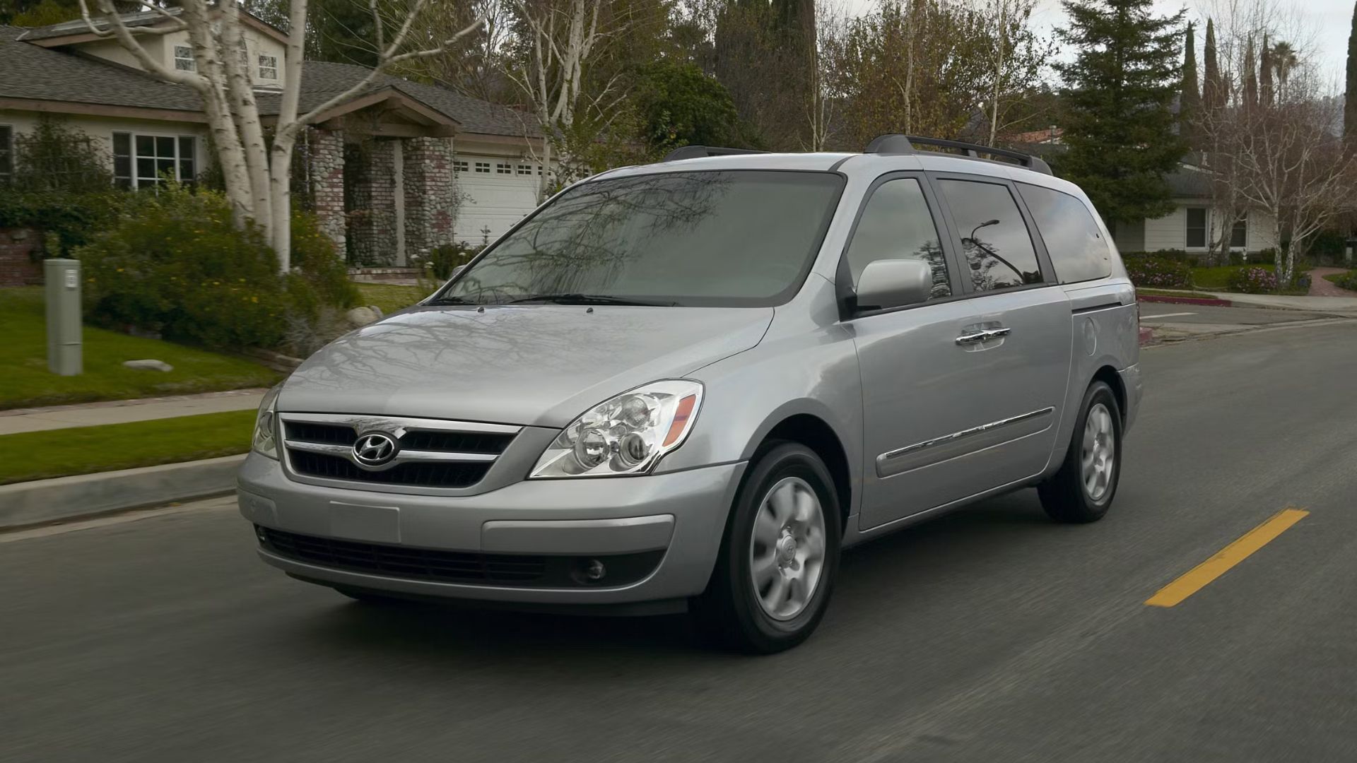 2008 Hyundai Entourage Exterior Photos
