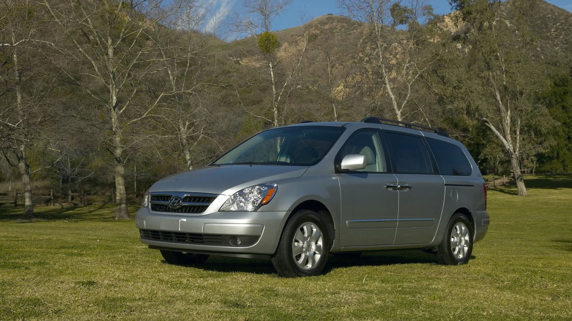 2008 Hyundai Entourage Pricing, Photos & Specs