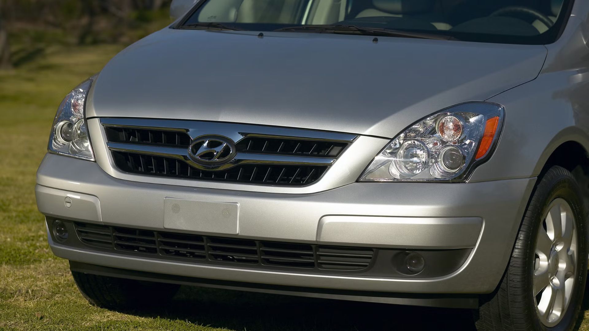 2008 Hyundai Entourage Pricing, Photos & Specs