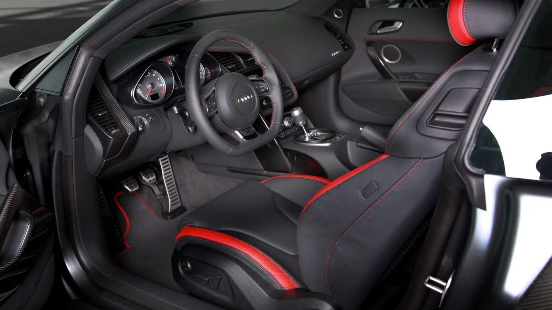 2008 Audi R8 Coupe Interior Photos