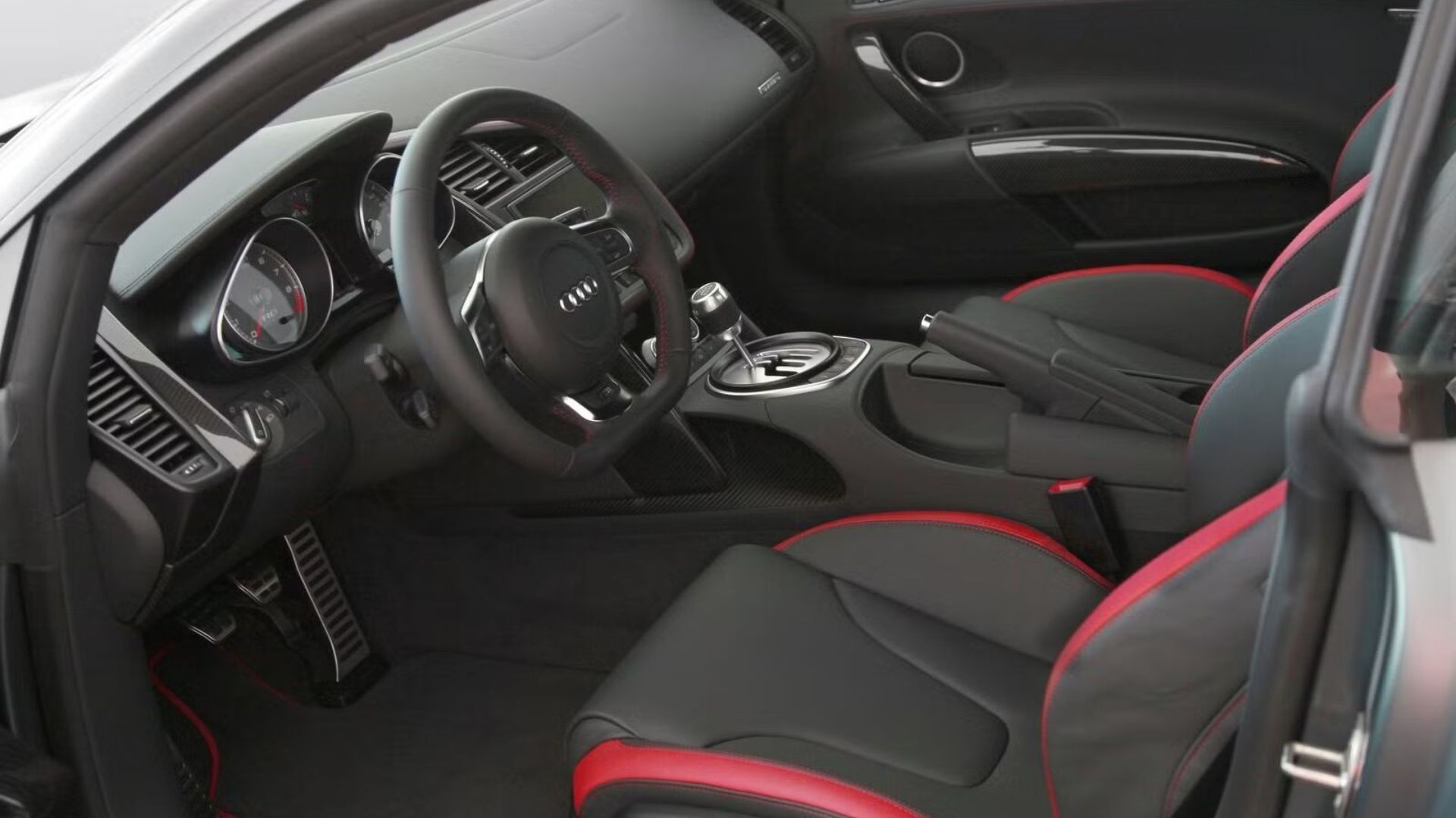 2008 Audi R8 Coupe Interior Photos