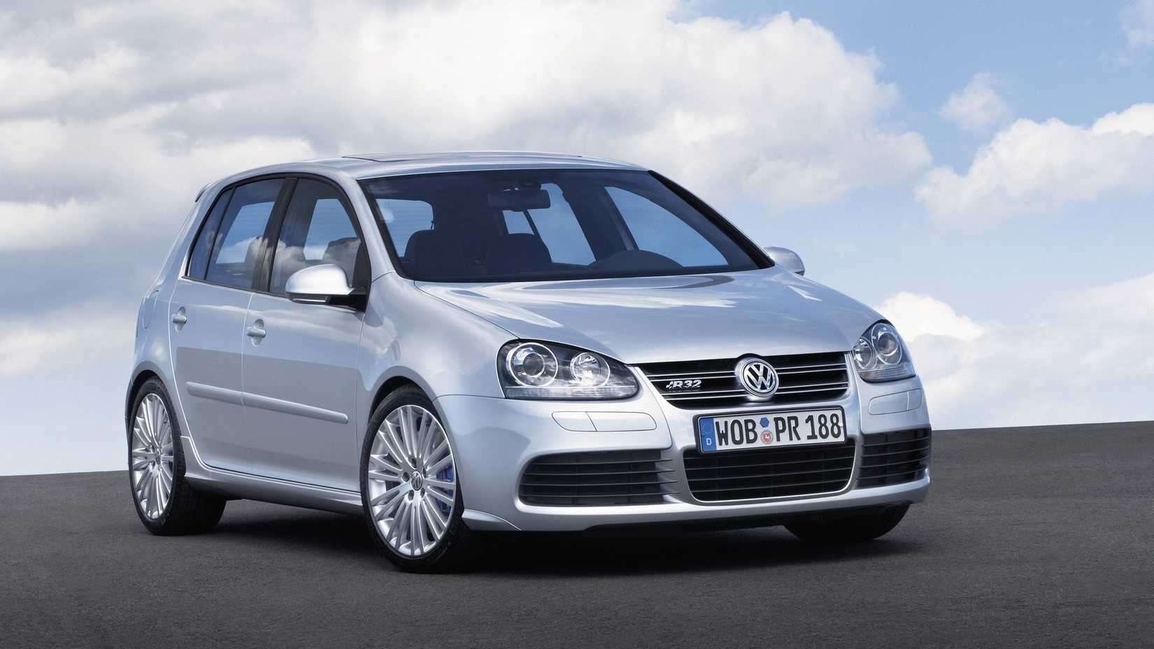 2008 Volkswagen R32 Pricing, Photos & Specs