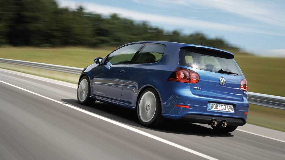 2008 Volkswagen R32 Pricing, Photos & Specs