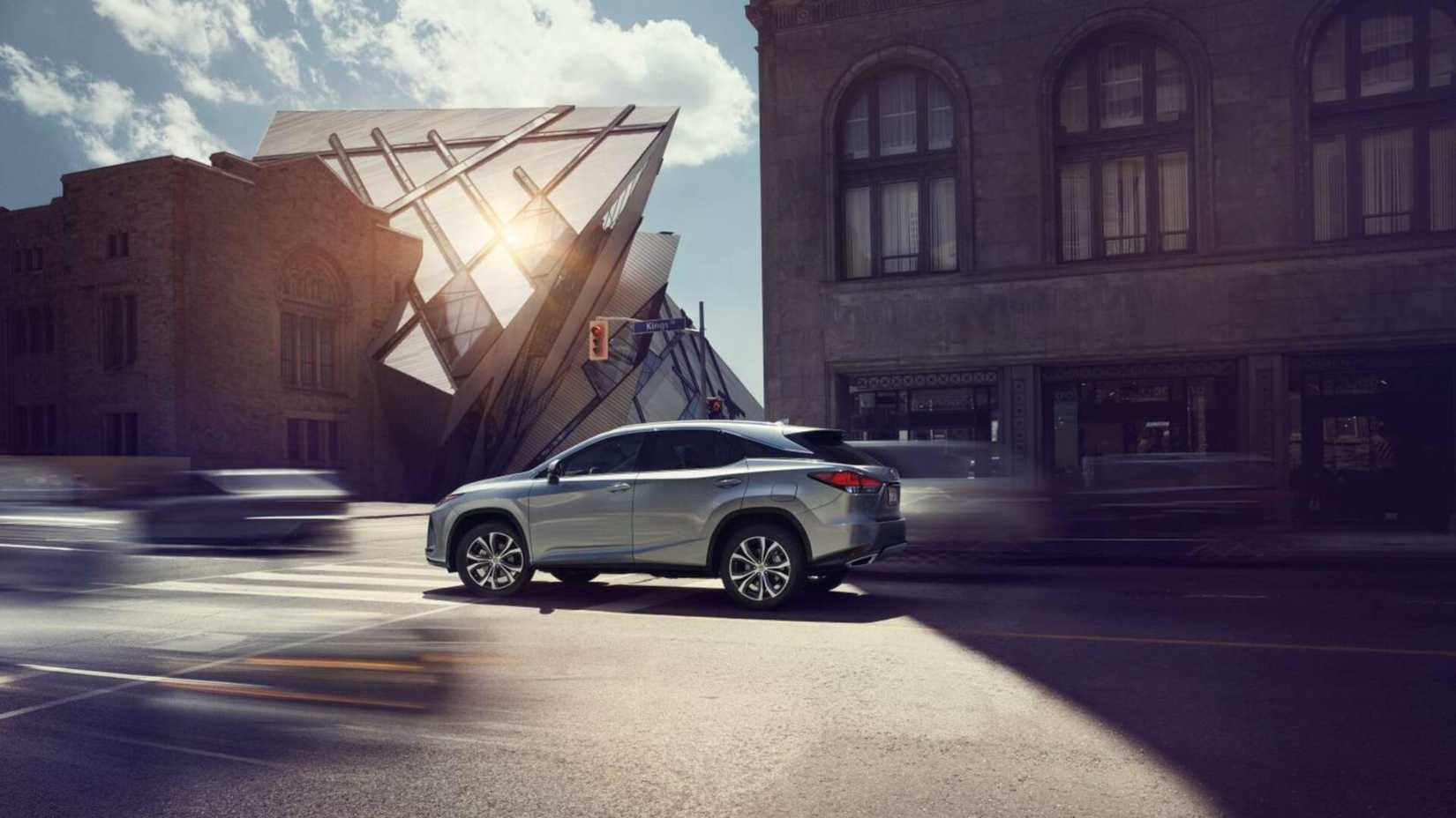 The 10-Year-Old Luxury SUV That Still Has A Better Interior Than Most ...