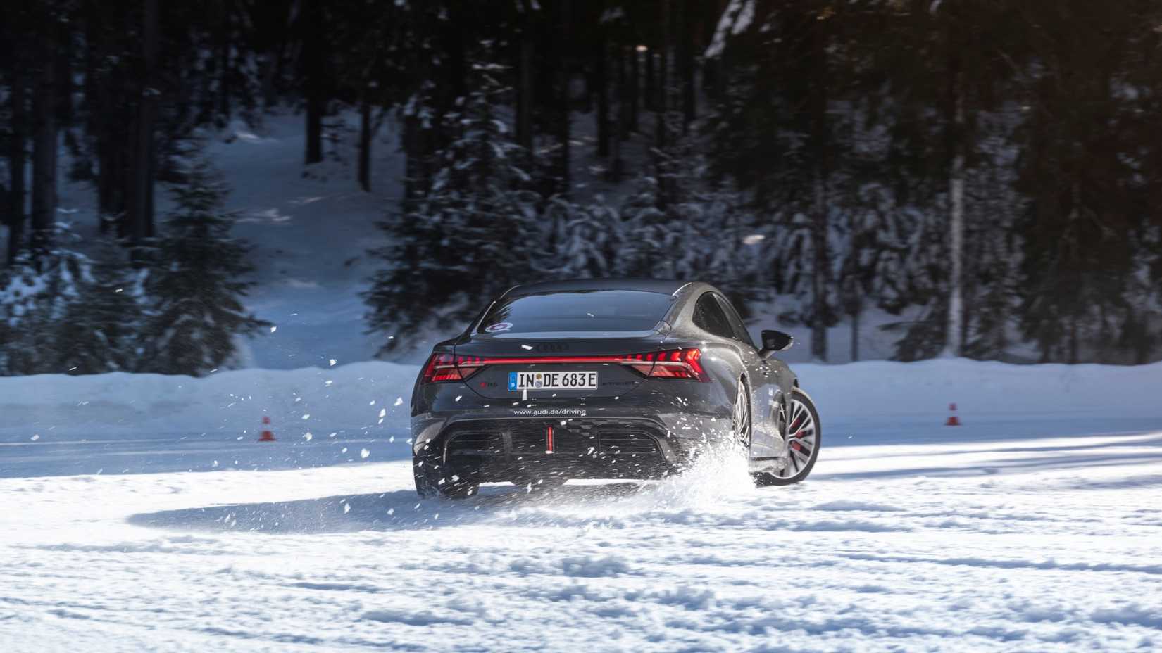 2025 Audi RS e-tron GT Ice Driving Experience Dynamic (21)
