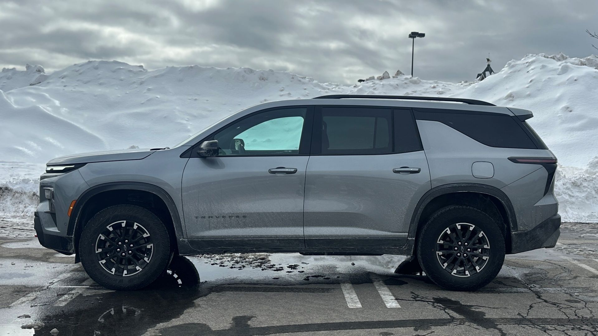 Back-to-Back Drive Comparison: 2025 Chevrolet Traverse vs. GMC Acadia