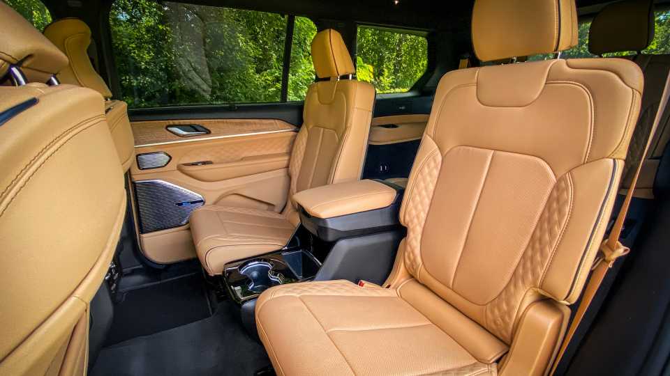 2025 Jeep Grand Cherokee Pricing Photos Specs 2025-jeep-grand-cherokee-pricing-photos-specs