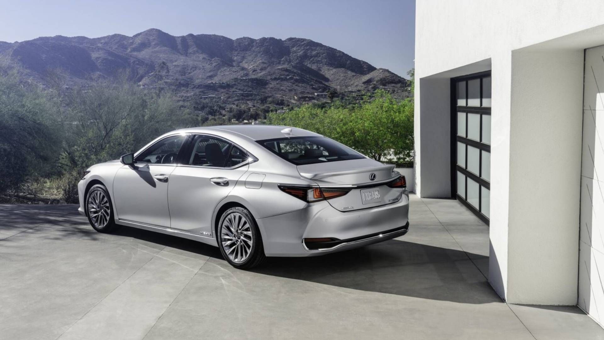 Cheapest Lexus Hybrid Sedan Vs. Priciest Camry: How Should You Spend ...