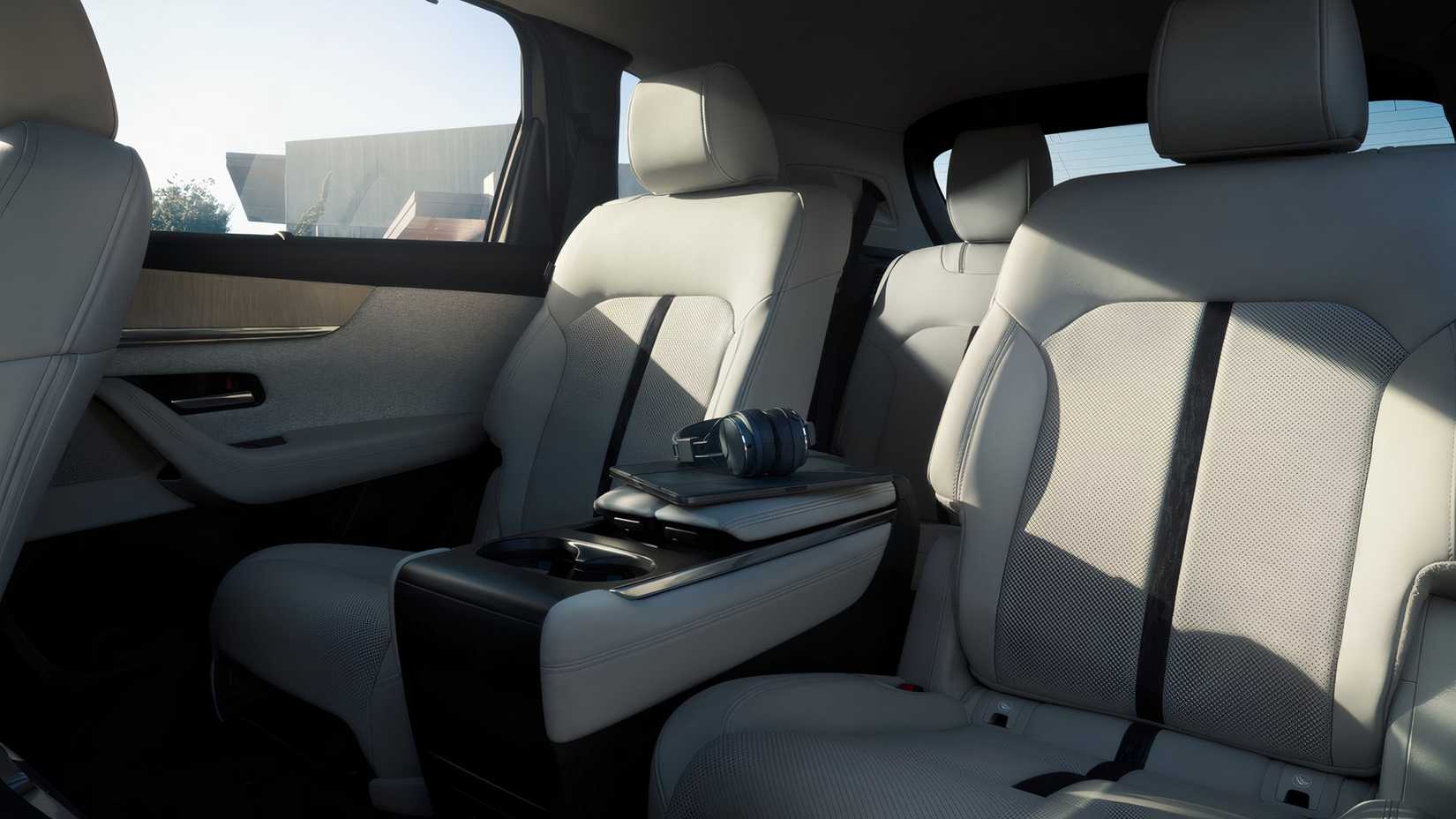 The Three-Row Mazda SUV That Bridges The Gap Between Mainstream And Luxury