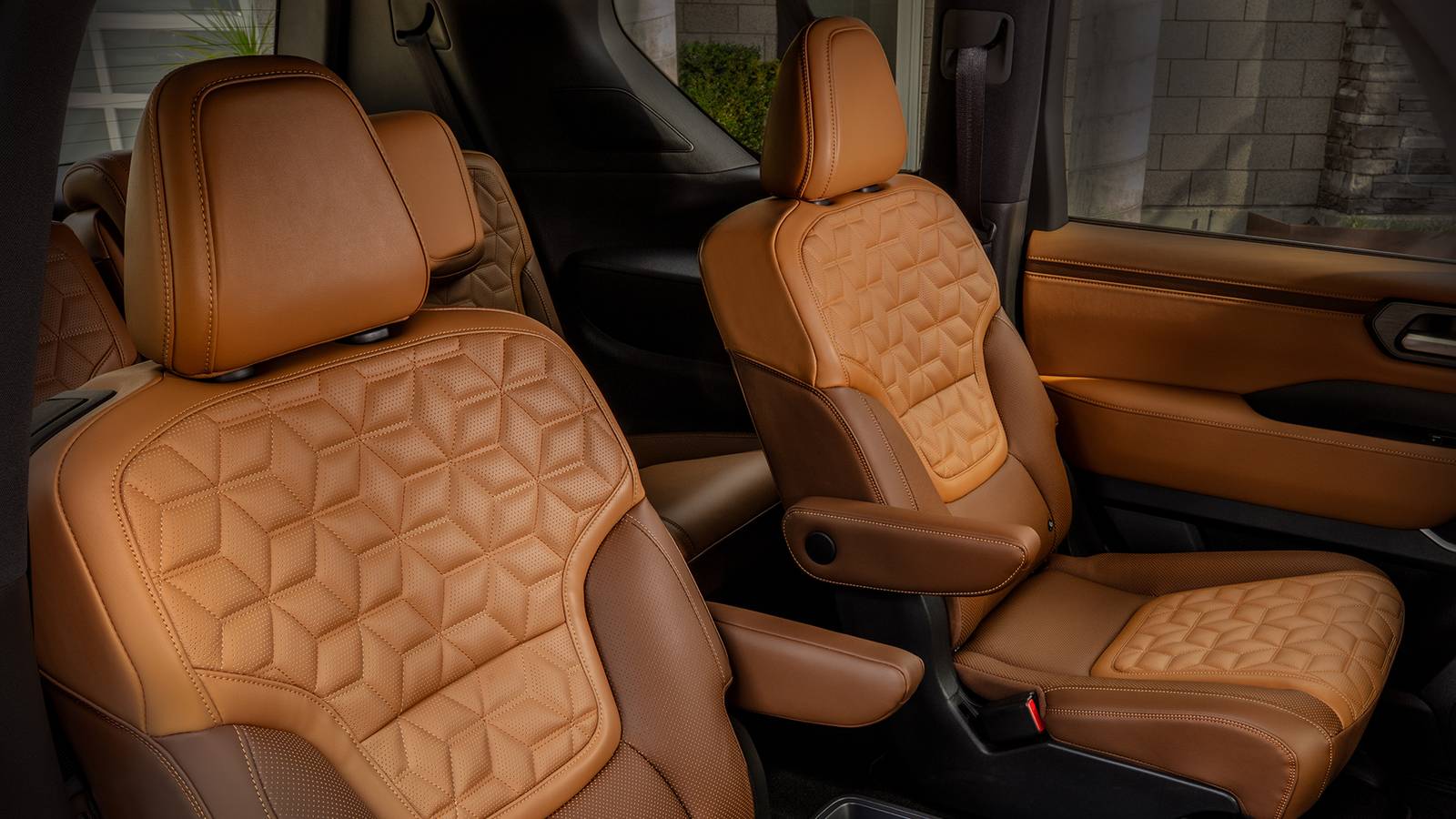 Best SUVs with Captain's Chairs | 2026 Ratings | CarBuzz