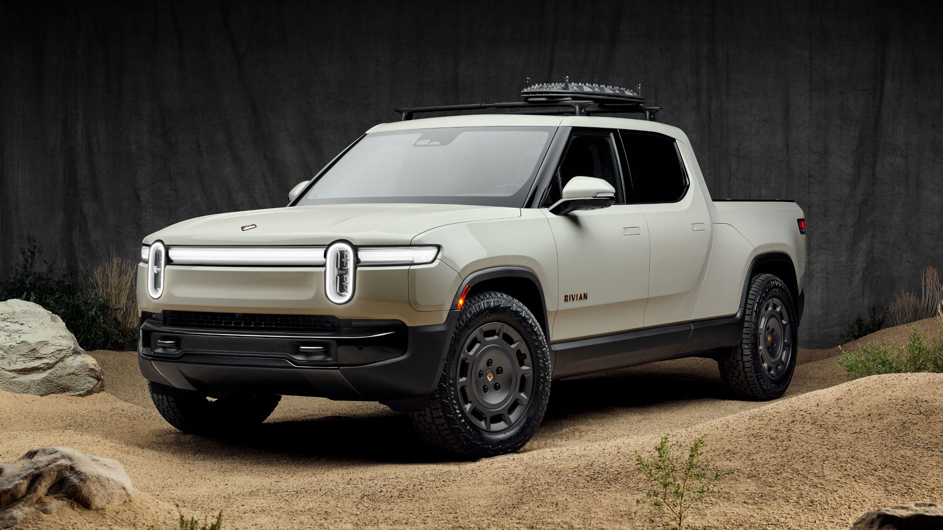 2026 Rivian R1T Truck Pricing, Photos & Specs