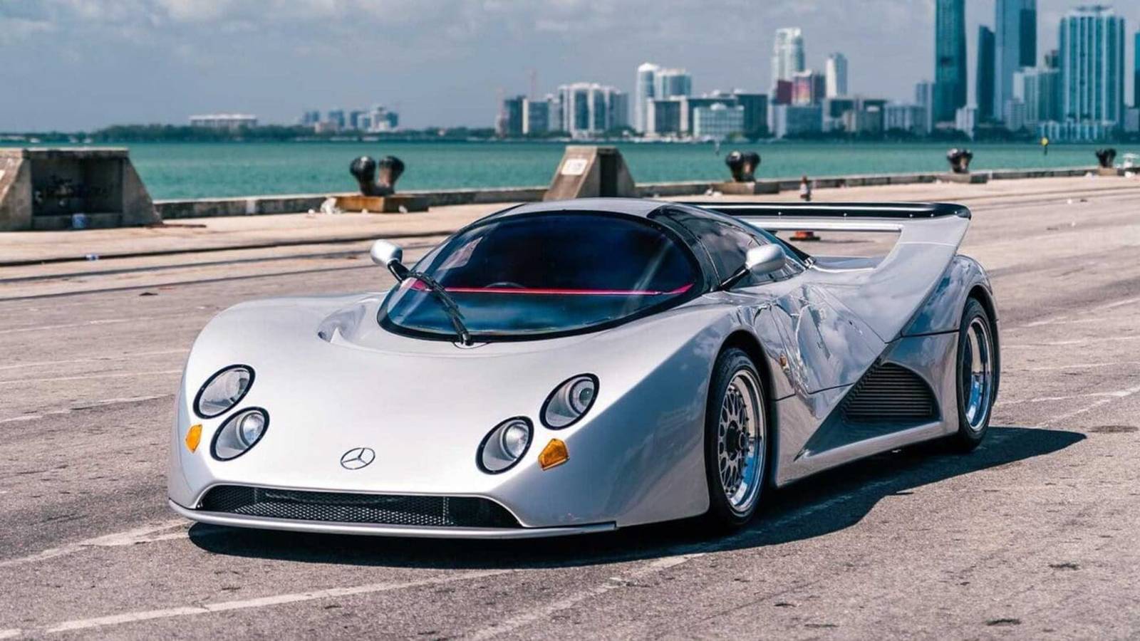 The One-Off 90s Hypercar That Never Proved Its Bugatti-Beating 268 mph Top  Speed