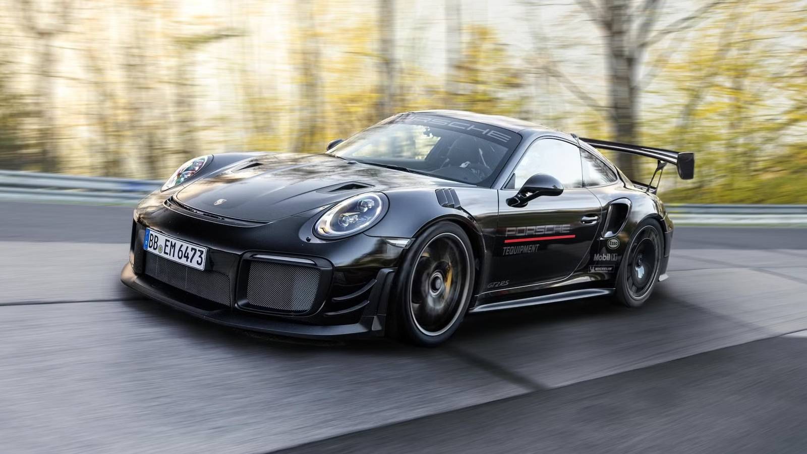 Manthey Racing's Porsche 911 GT2 RS Slaps The Senna Around Interlagos