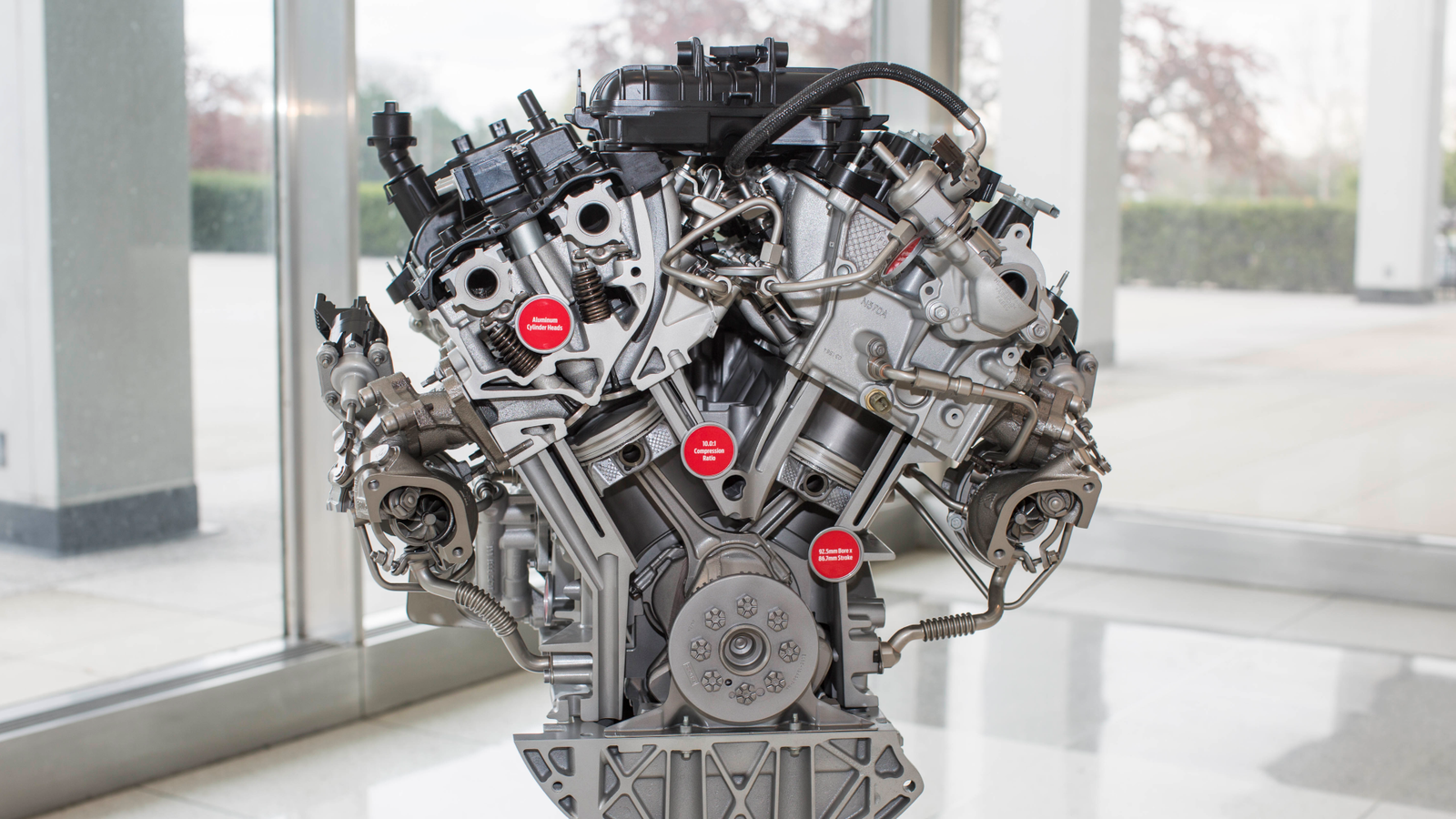 Ford F-150 con motore EcoBoost V6 traina 13,500 libbre, superando il Duramax Diesel