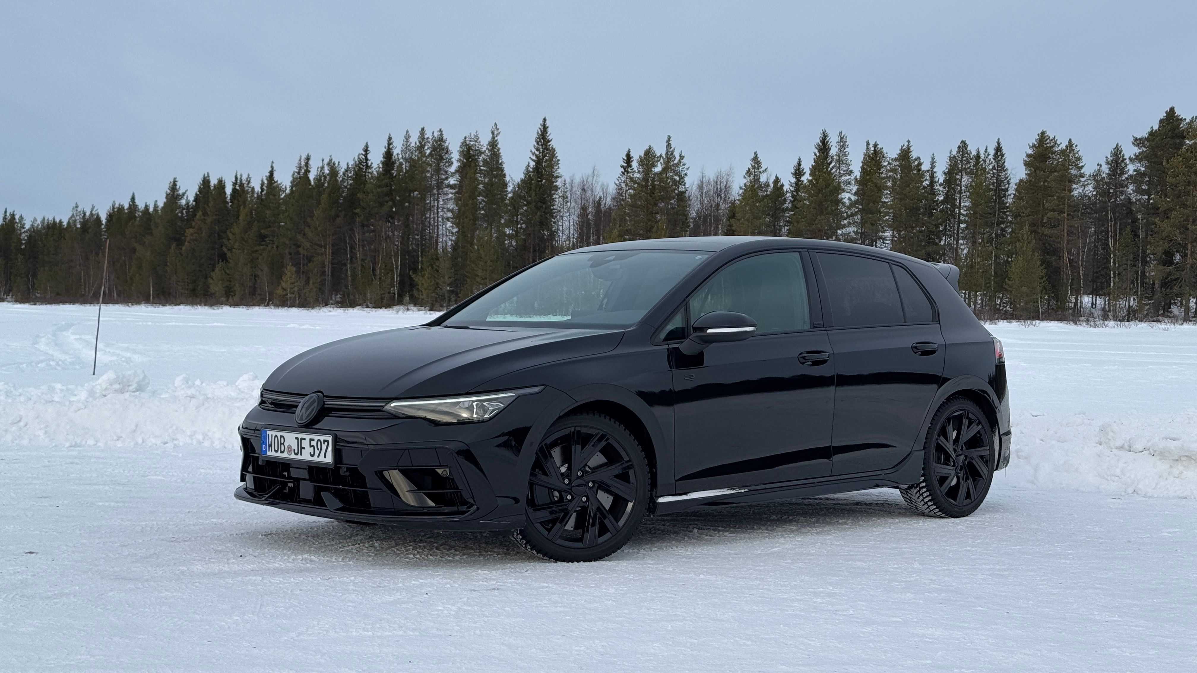 2025 Volkswagen Golf R hero