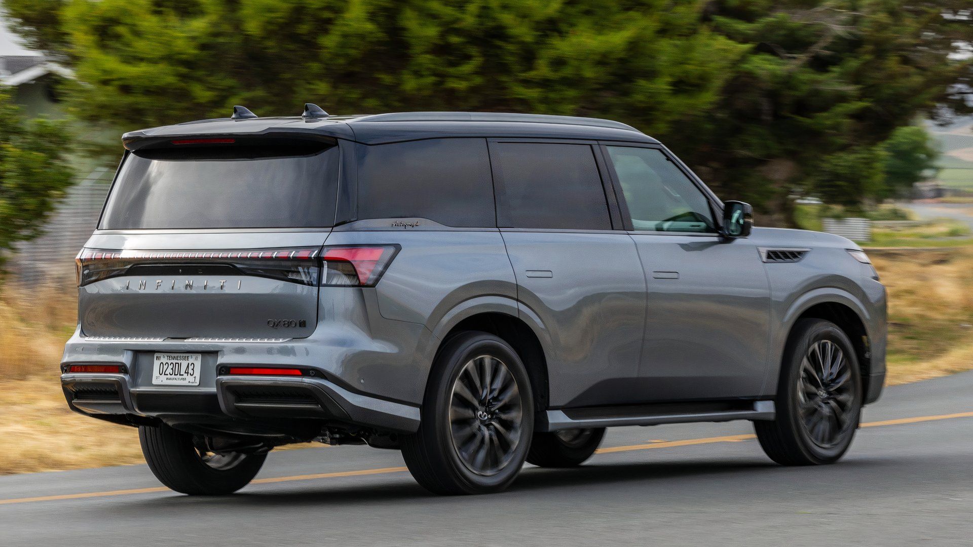 Infiniti’s Big SUV Beats Lexus Once Again