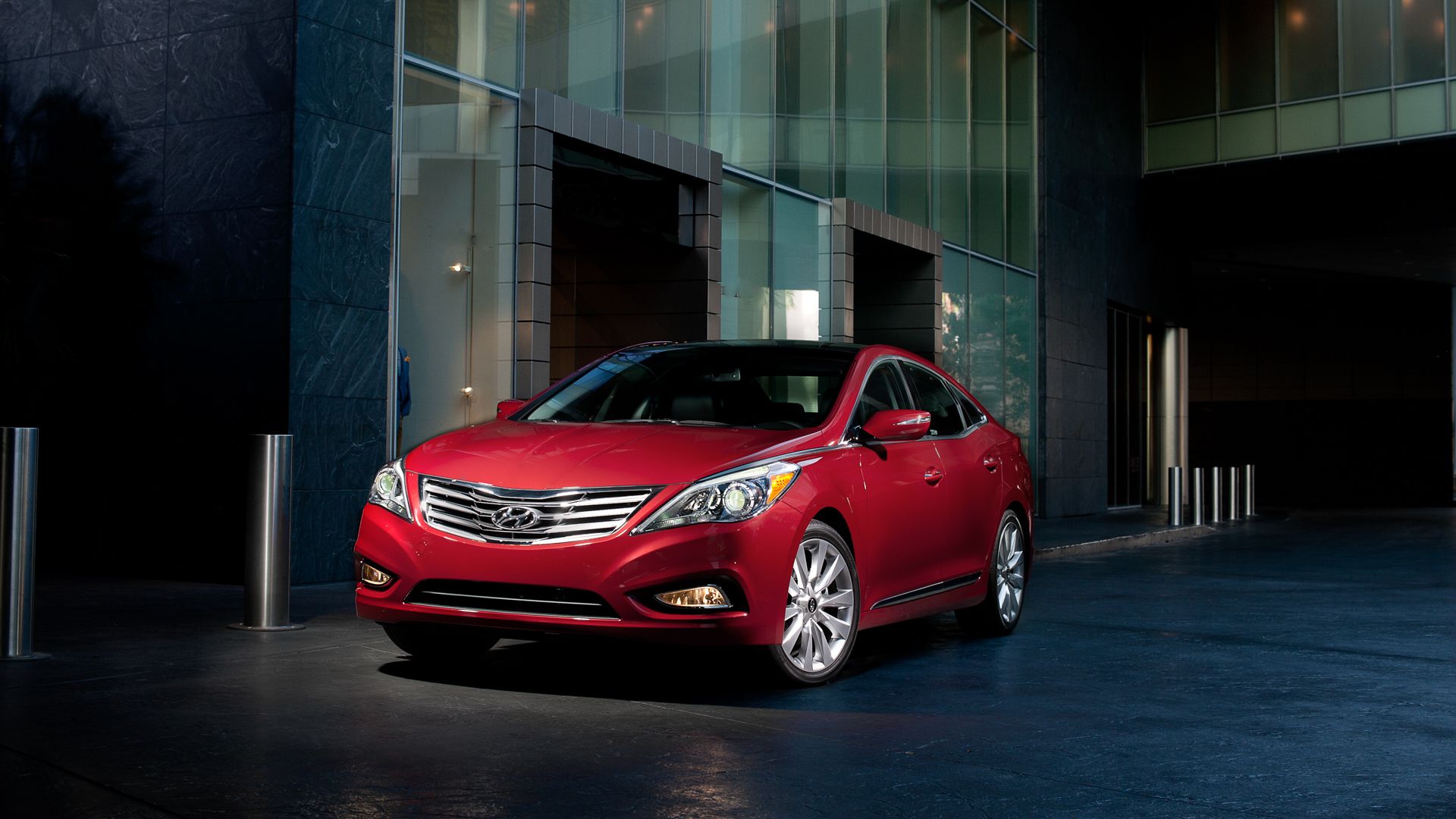 Hyundai's Forgotten Azera Premium Sedan Is A Bargain In 2026