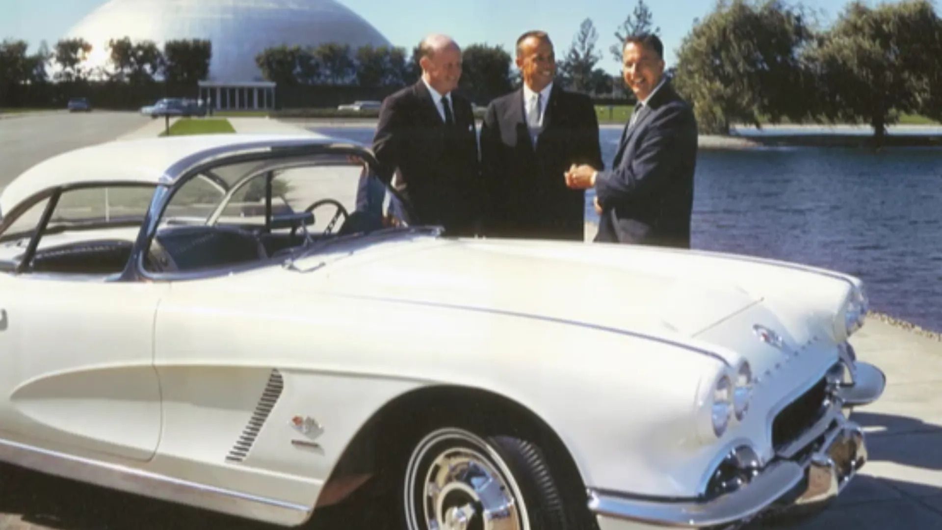 That Time Chevrolet Gave Corvettes To Astronauts For Just $1