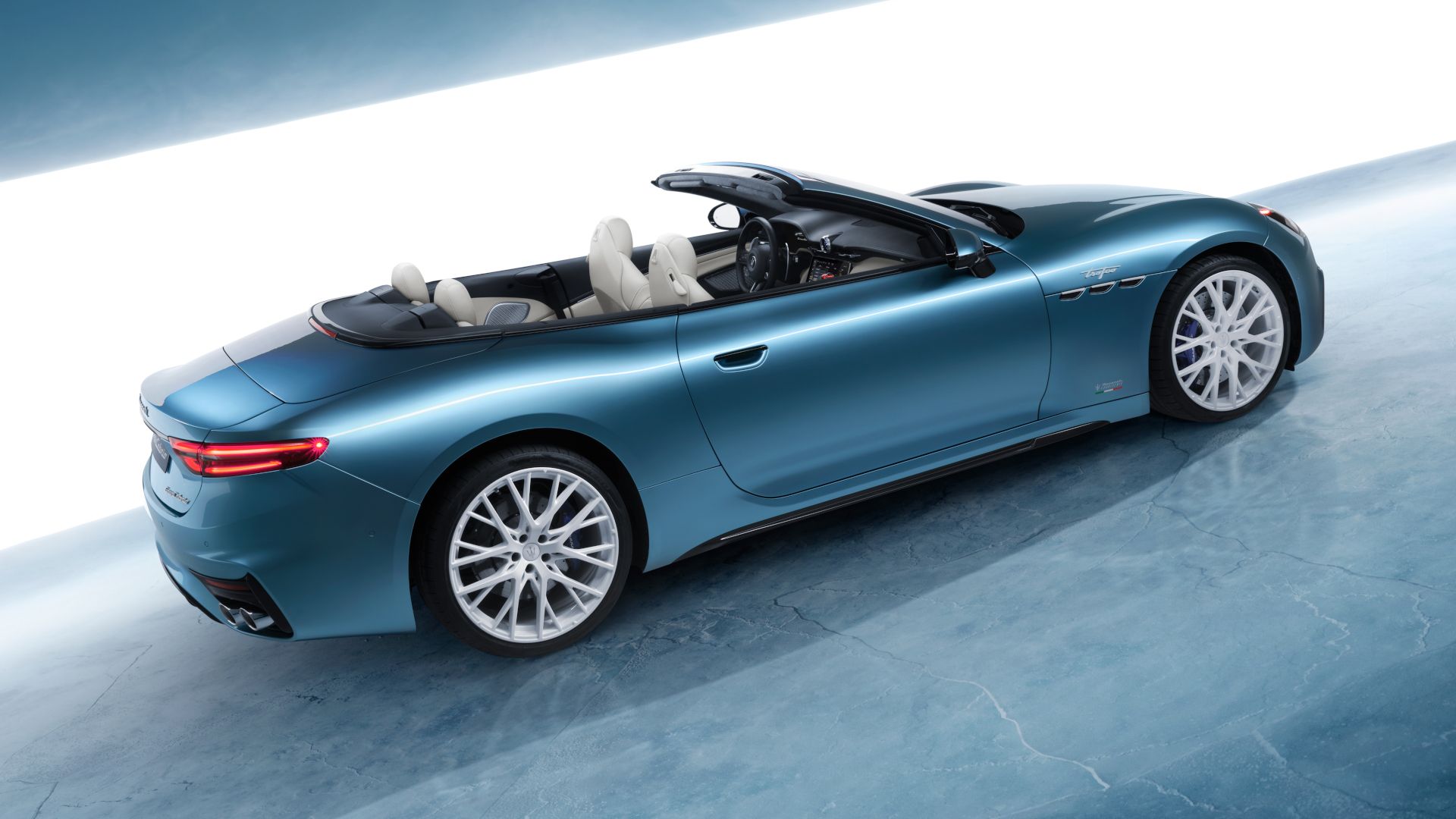 402-449 1/43 マセラティ Gran Cabrio Sport Maserati Expands GranCabrio Lineup With New Entry-Level 483