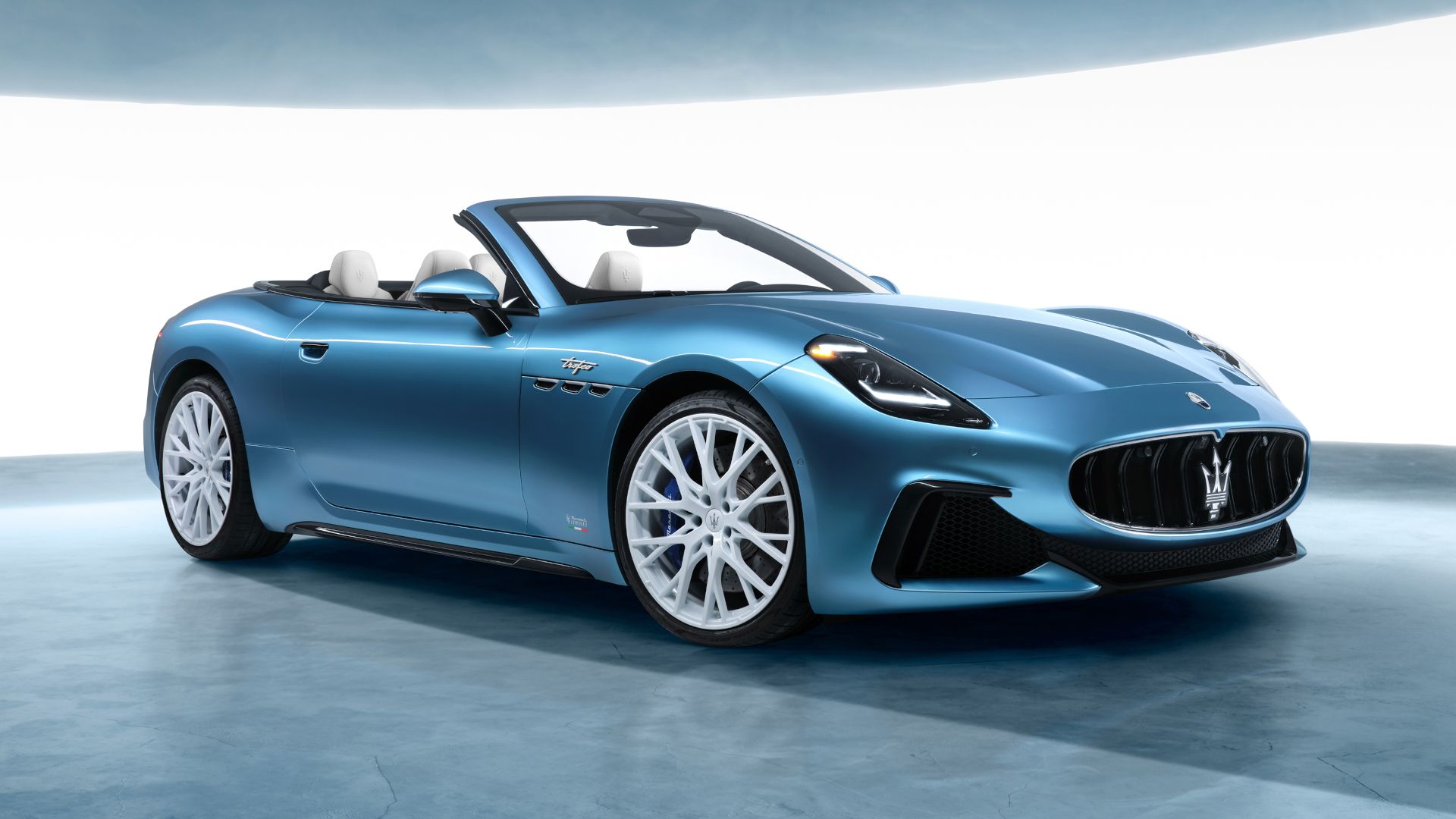 Maserati Expands GranCabrio Lineup With New Entry-Level 483